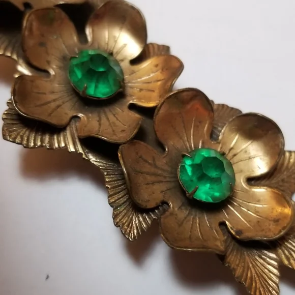 Relisted- Vintage three flowers brooch green rhinestones pin large crescent gold - Picture 8 of 14
